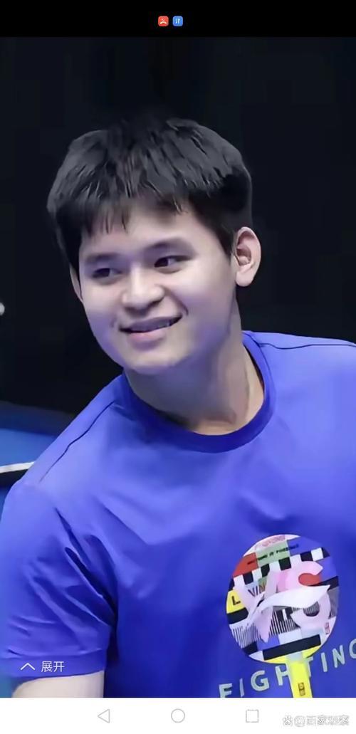 林诗栋妙语连珠逗乐莎头,莎莎滚网趣味十足引欢笑 林诗栋妙语连珠逗乐莎头,莎莎滚网趣味十足引欢笑